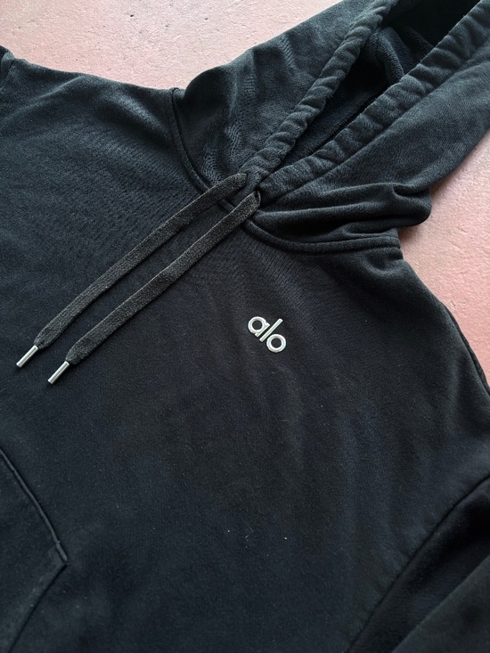 ALO Yoga Tops - ALO Yoga Accolade Hoodie Small Black unisex